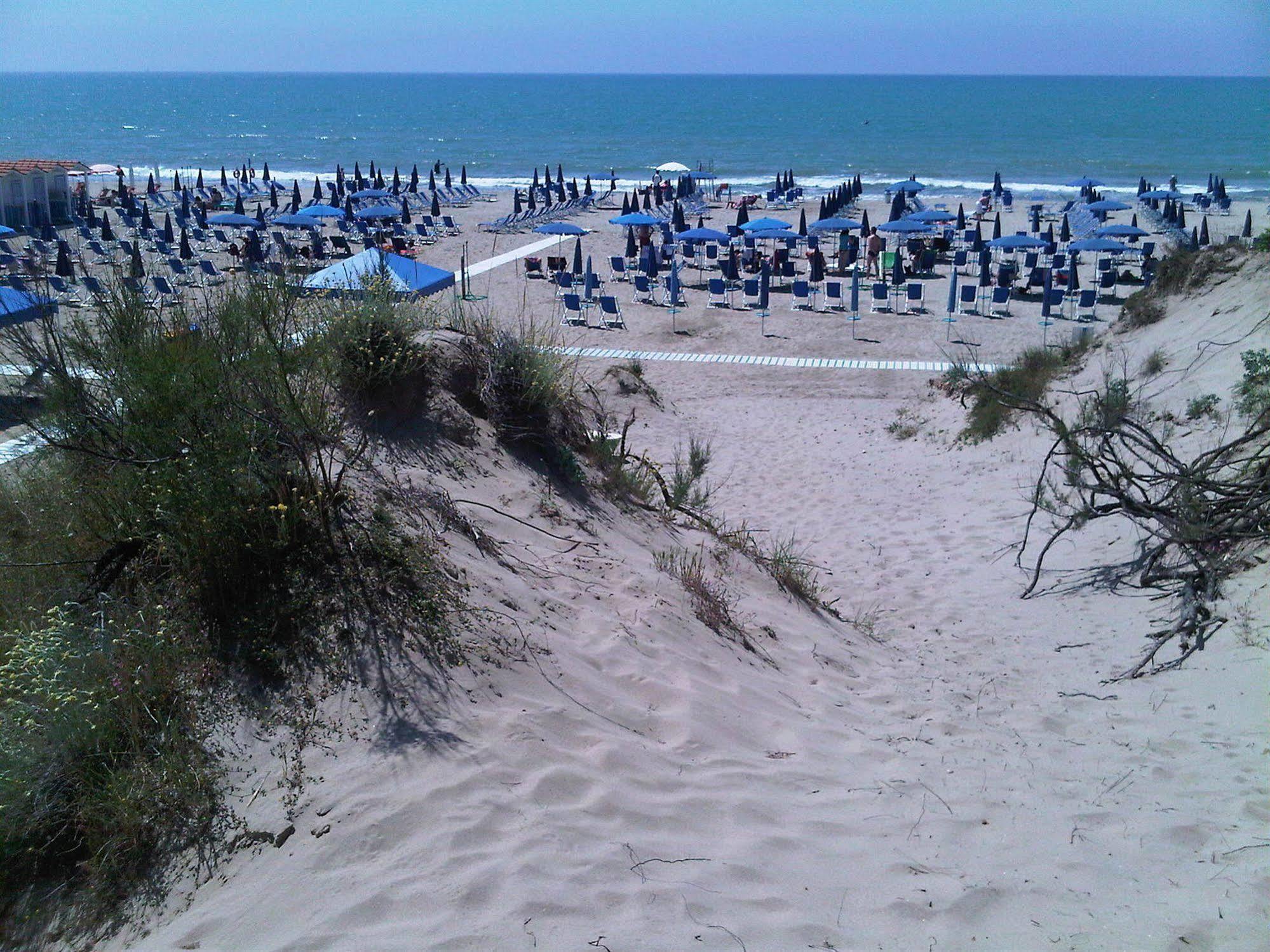 Grand Hotel Golf Tirrenia Kültér fotó